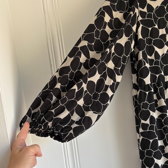 Max Studio Black and Cream Floral Patterned Long Sleeve Dress - Picture 3 of 5